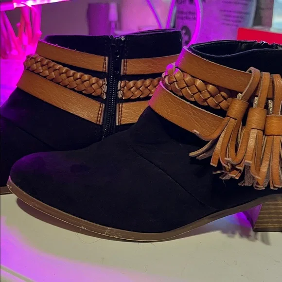 Just Fab Ankle Booties - Picture 4 of 7